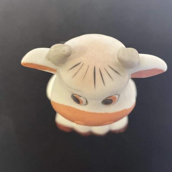 Vintage Porcelain Cow with Gold Bell 3 in Hand-painted Anthropomorphic Taiwan - Picture 5 of 9